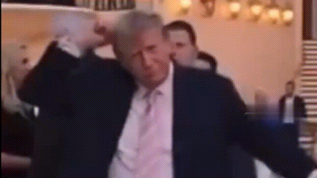 邻居小孩幼儿园老师打电话来，说孩子在学校里说自己家里开了大超市，大力邀请小朋友去