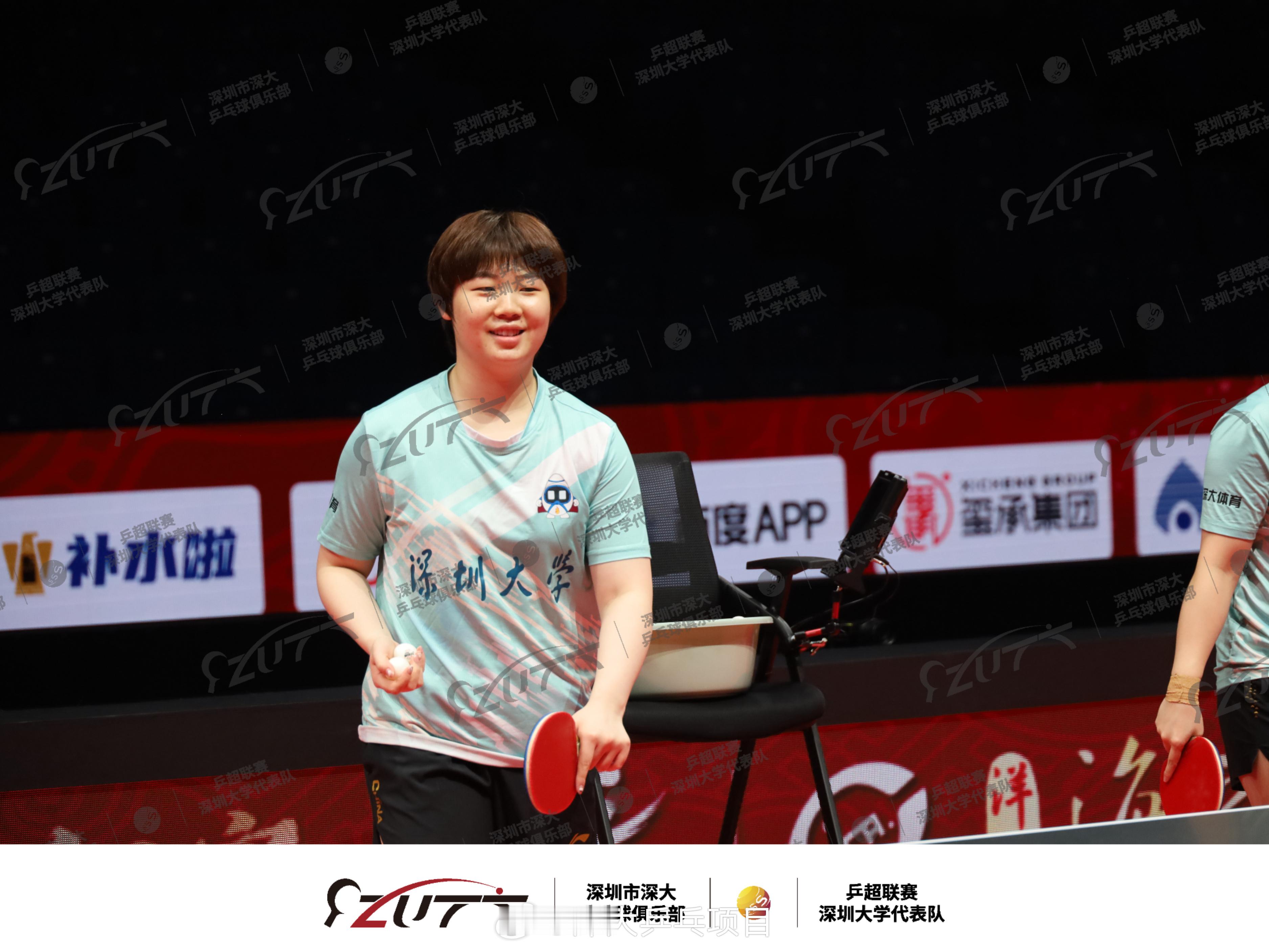 世界纷纷扰扰，小曼只管蒯乐35128 