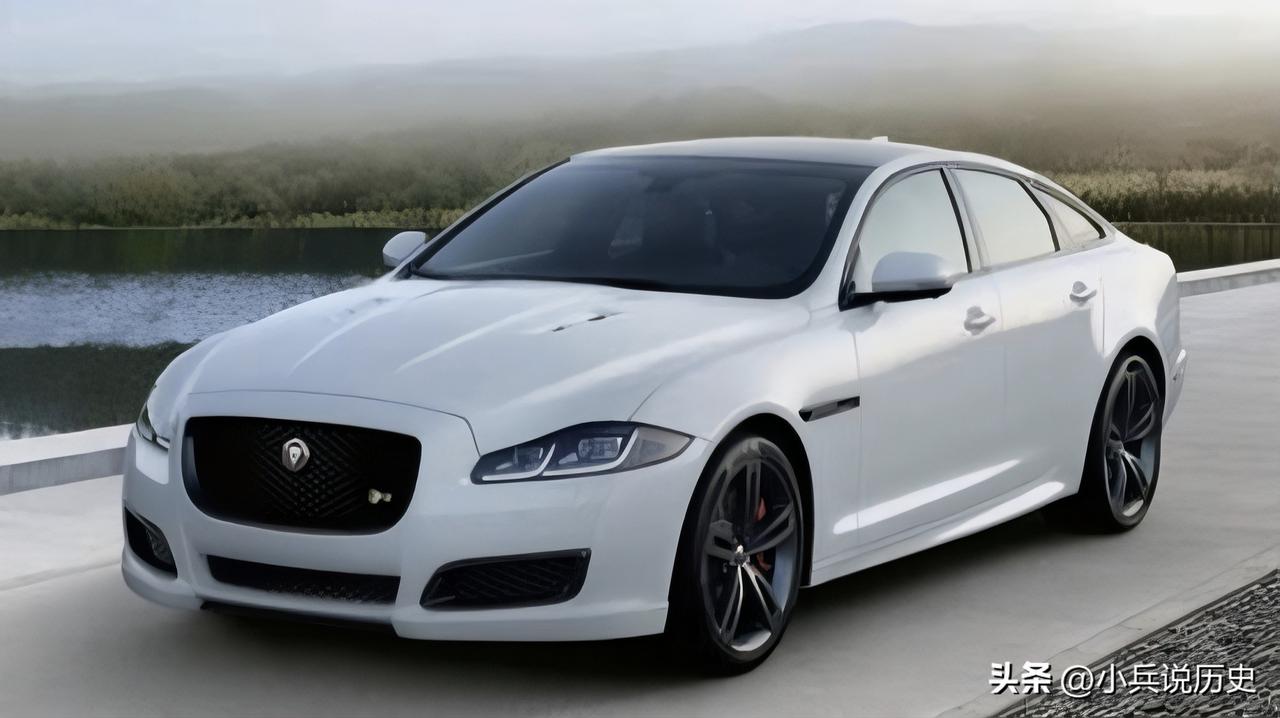 捷豹新款XJ
据悉，作为捷豹销售主力之一的XJ系列即将迎来改款。
从日前官方发布