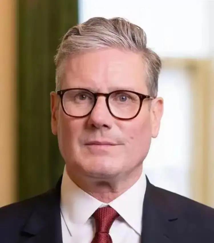 当大国把领土当成可以买卖的资产时，麻烦往往不止关税这一项。
 
2019年，外媒