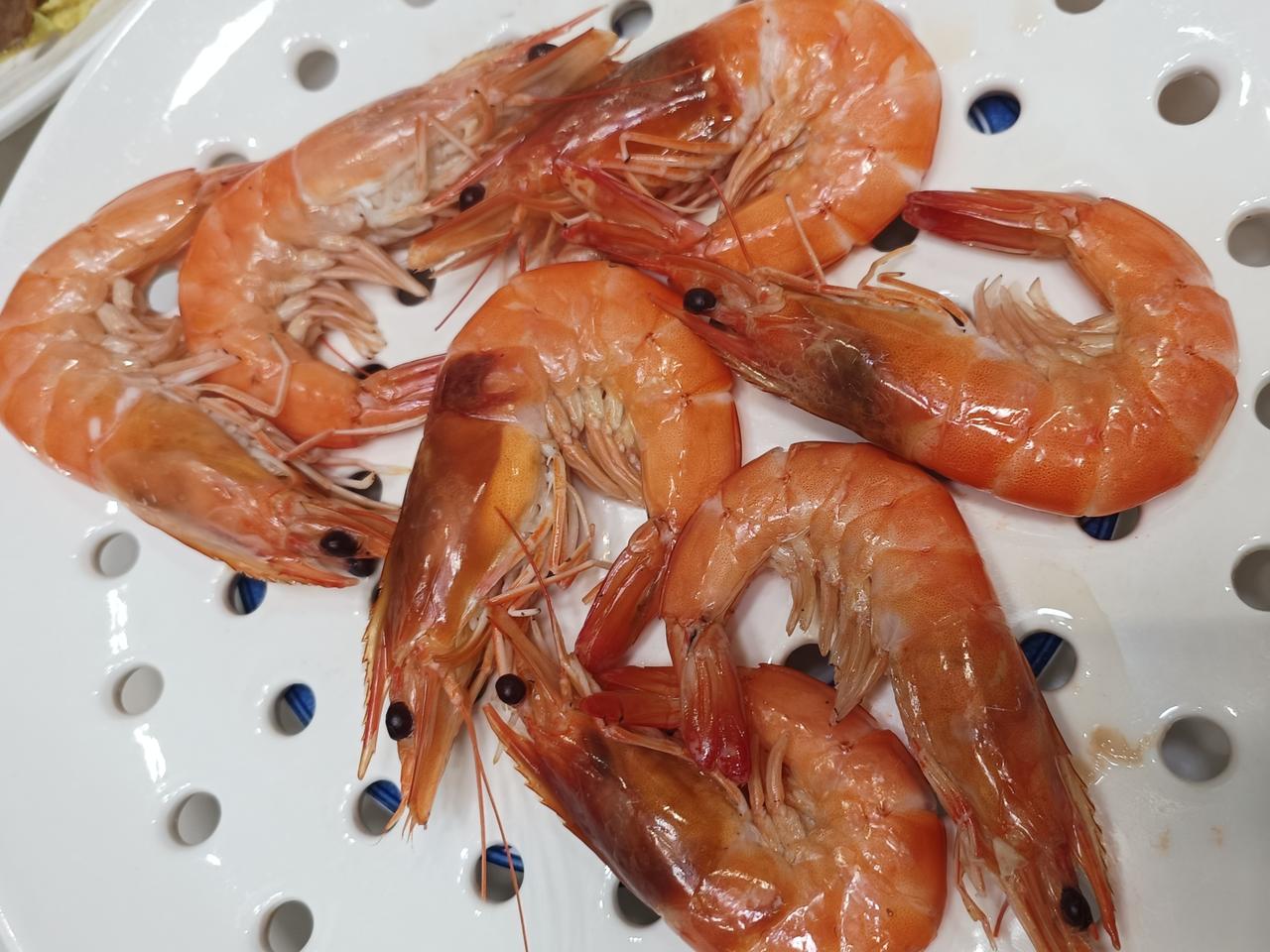 今天的团圆饭在饭店吃的。
吃的是蒸菜，味道还不错。现在越来越喜欢吃蒸煮的东西了。