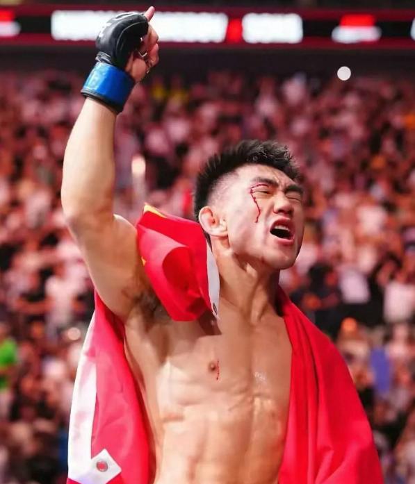 UFC格斗之夜上海站落幕，东方体育中心涌进16188名观众，创下UFC亚洲上座新