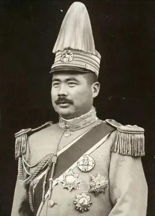 冯玉祥下令：妓女必须嫁给和尚，全城哗然，军营、庙宇、妓寨三方炸了锅，有人抗命、有