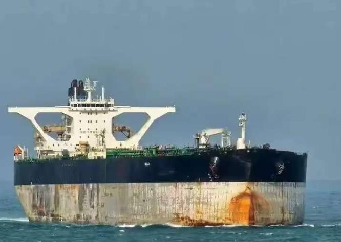 俄罗斯确实很强硬，得知美国扣押了油轮后，俄罗斯第一时间给予谴责，然后要求美方确保