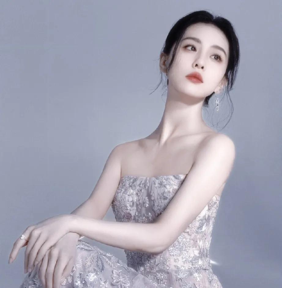 吴奇隆，啥情况？

1月2日一大早，许久未曾露面的吴奇隆就登上热搜，原因是有网友