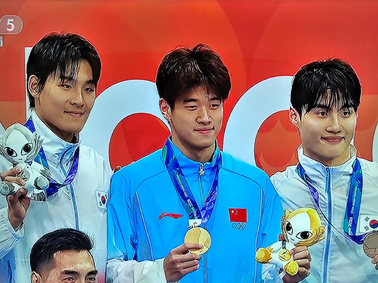 名古屋亚运会首日奖牌榜前10名

1、中国🇨🇳，11金6银3铜
2、日本，6