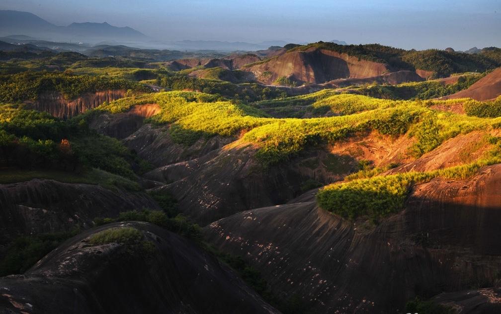 男人不能钻到钱眼里面去，但是男人一刻也不要放弃搞钱的心态，因为没有钱，没有谁能够