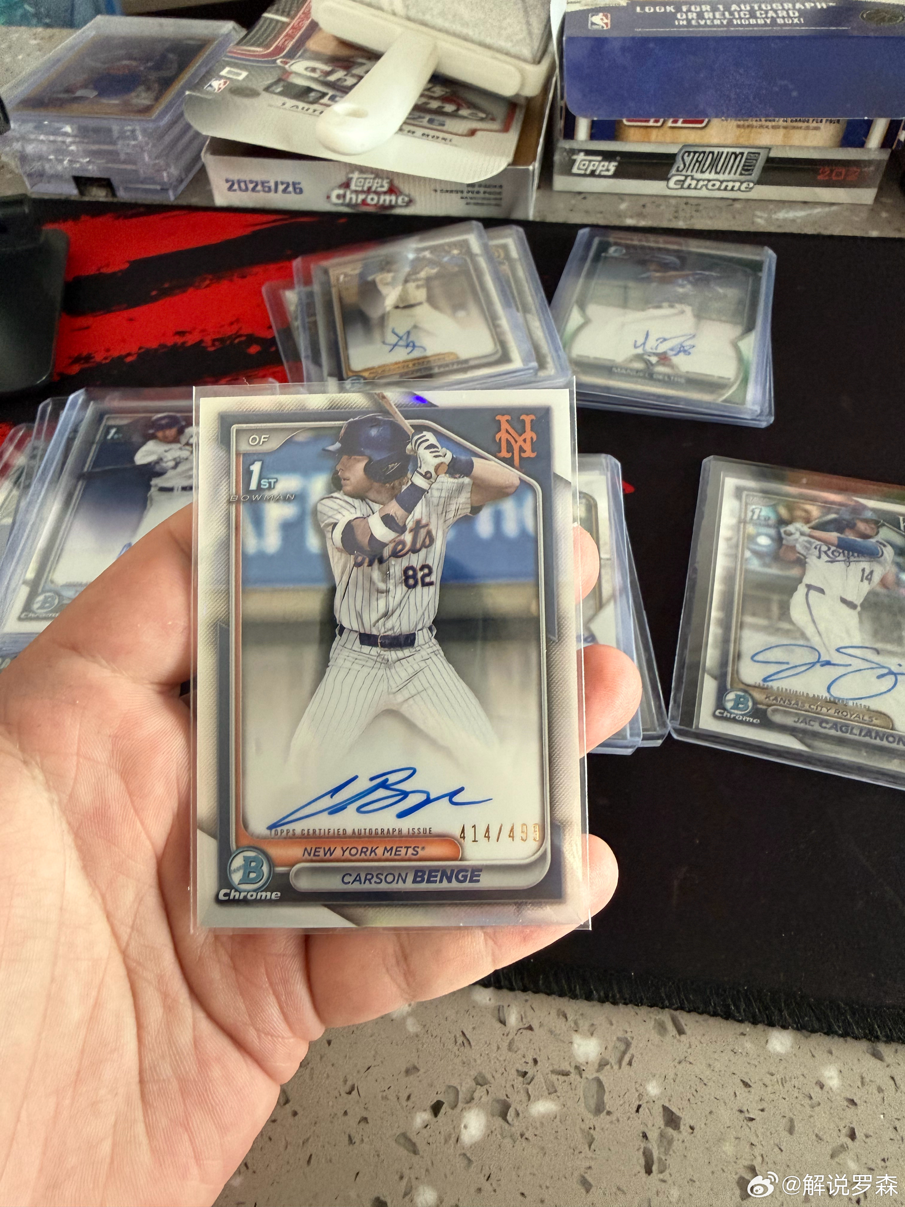 之前拆了很多棒球盒，很多人都不认识。一年过去了翻开一看大联盟初登板就开轰的Ben
