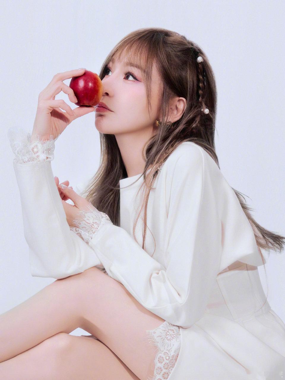 王心凌  王心凌 晚安喽💤明天坐等“大柿花生”～