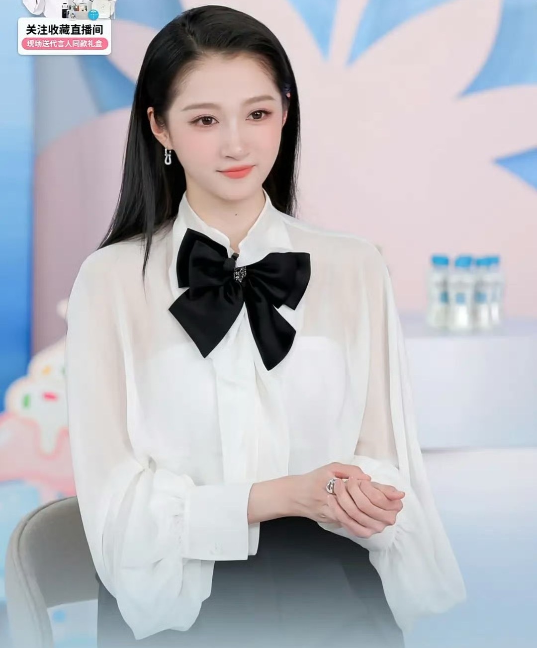 关晓彤直播状态被夸了，和鹿晗分手后她的状态好像越来越好了。 