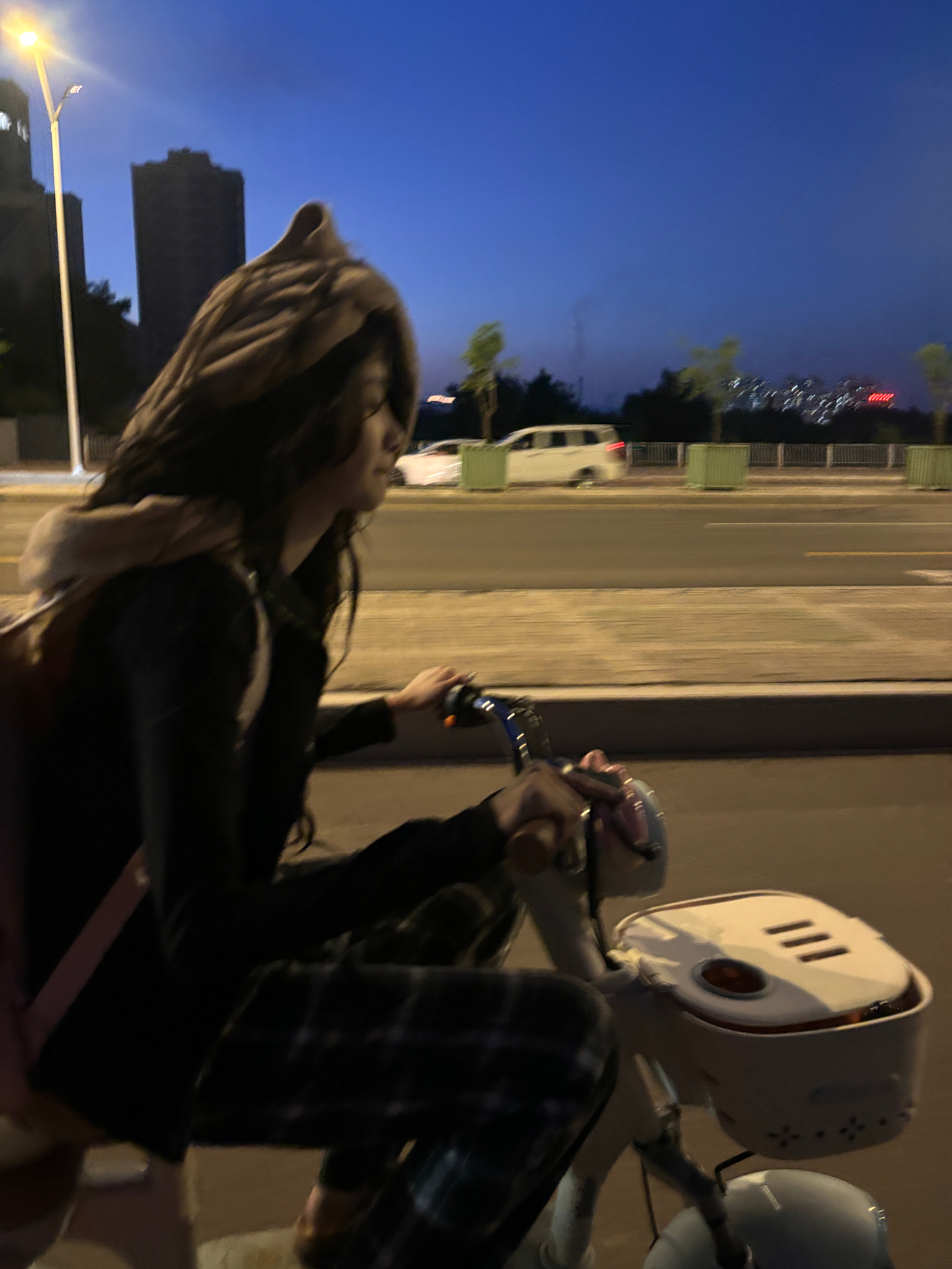 游完泳我就这样回学校。 