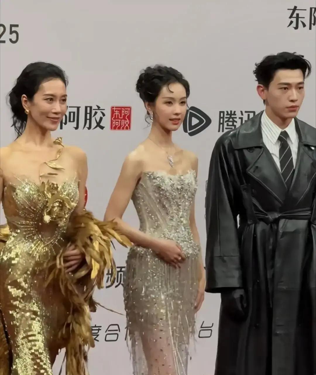 现在最可怕的不是演员演技差。
是演技太好，好到你分不清他是在演戏，还是在演“没在