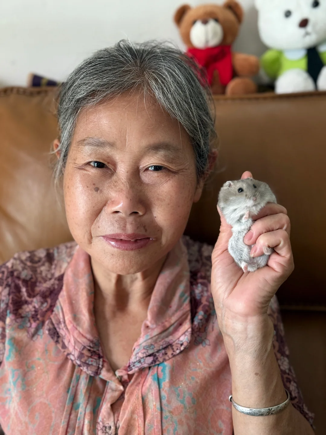 奶奶和鼠鼠的合影来咯～