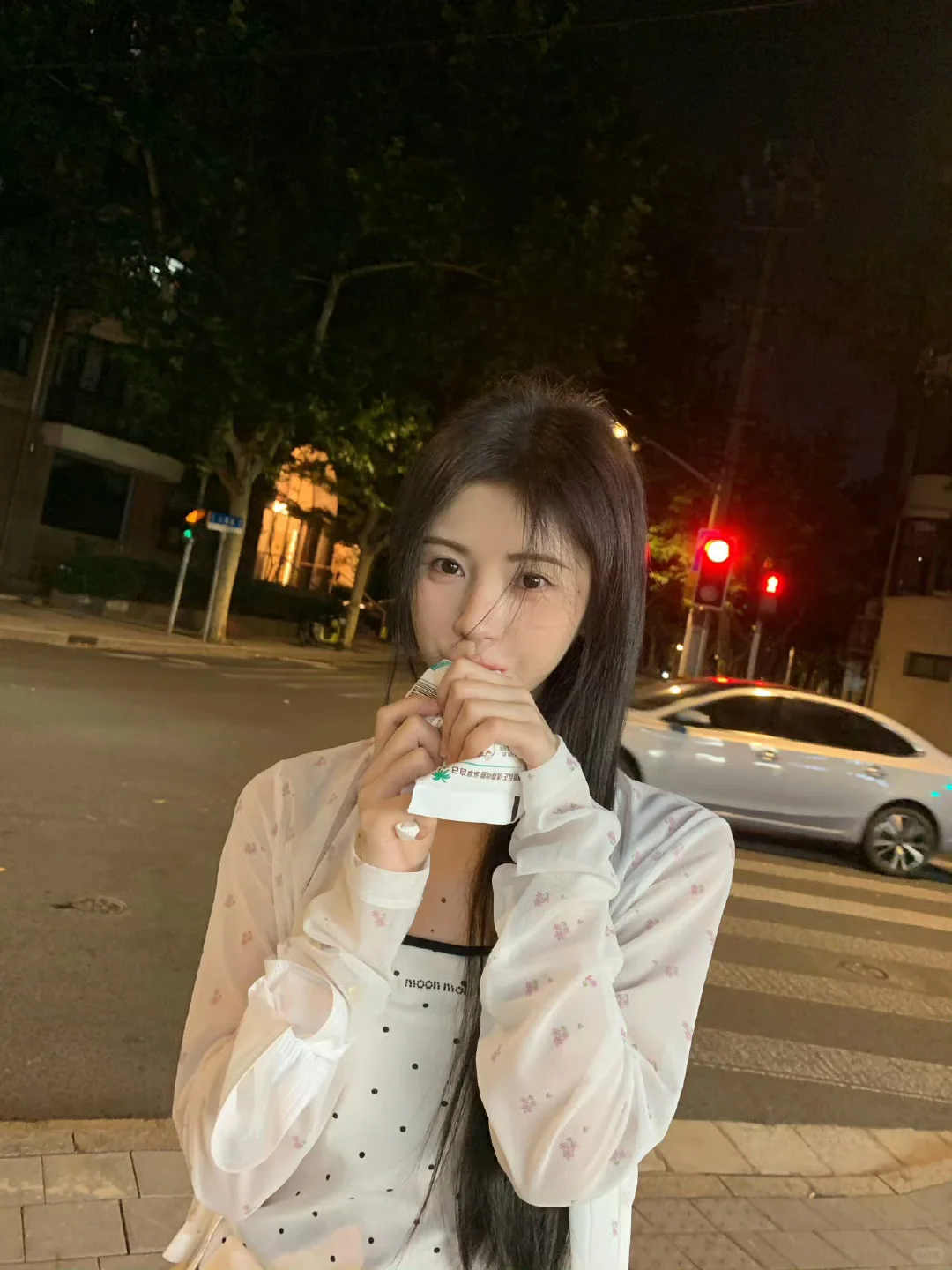 鞠婧祎 果然宝宝就应该喝奶