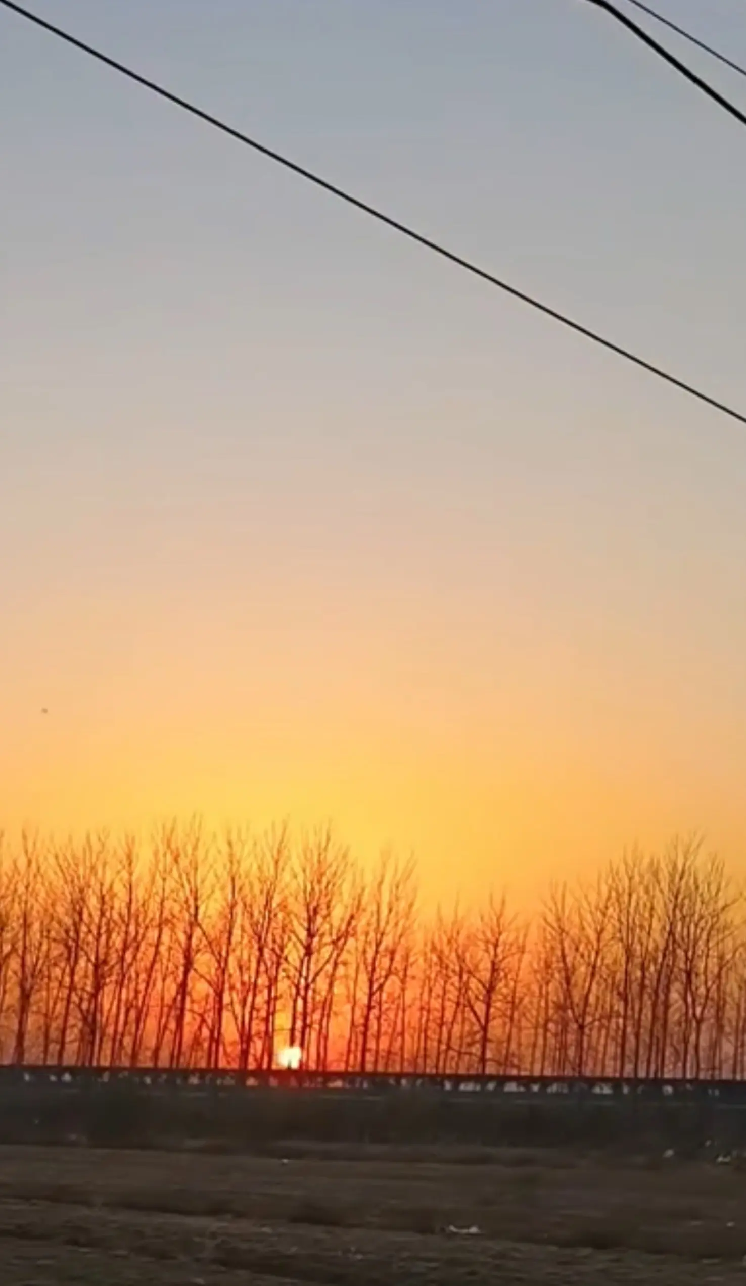 “所有长久的关系，本质上都是                    两...