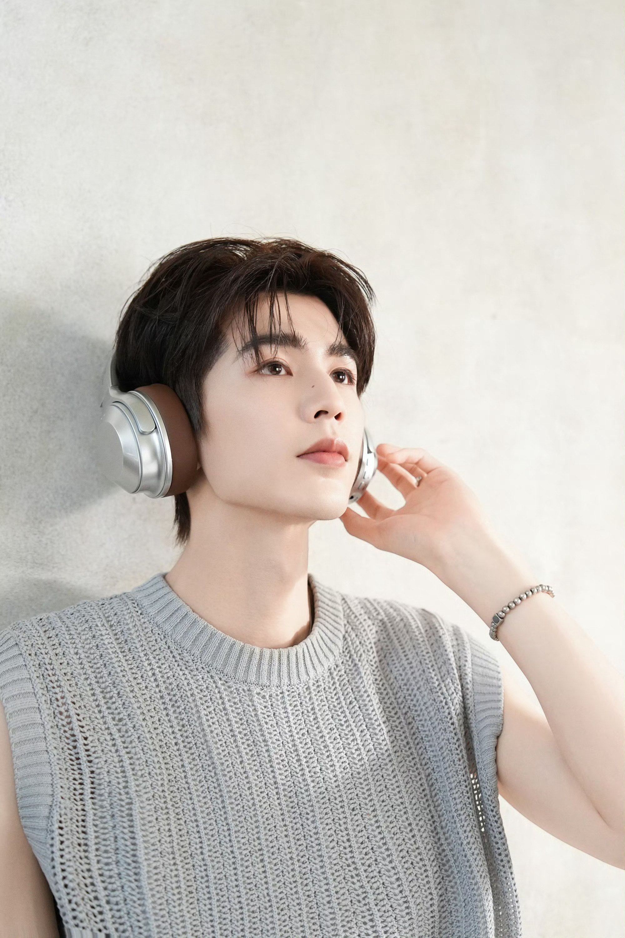 这桃花坞可不能再往里进人了内娱就是一个巨大的桃花坞！ 贺峻霖喊着让时团全员来体验