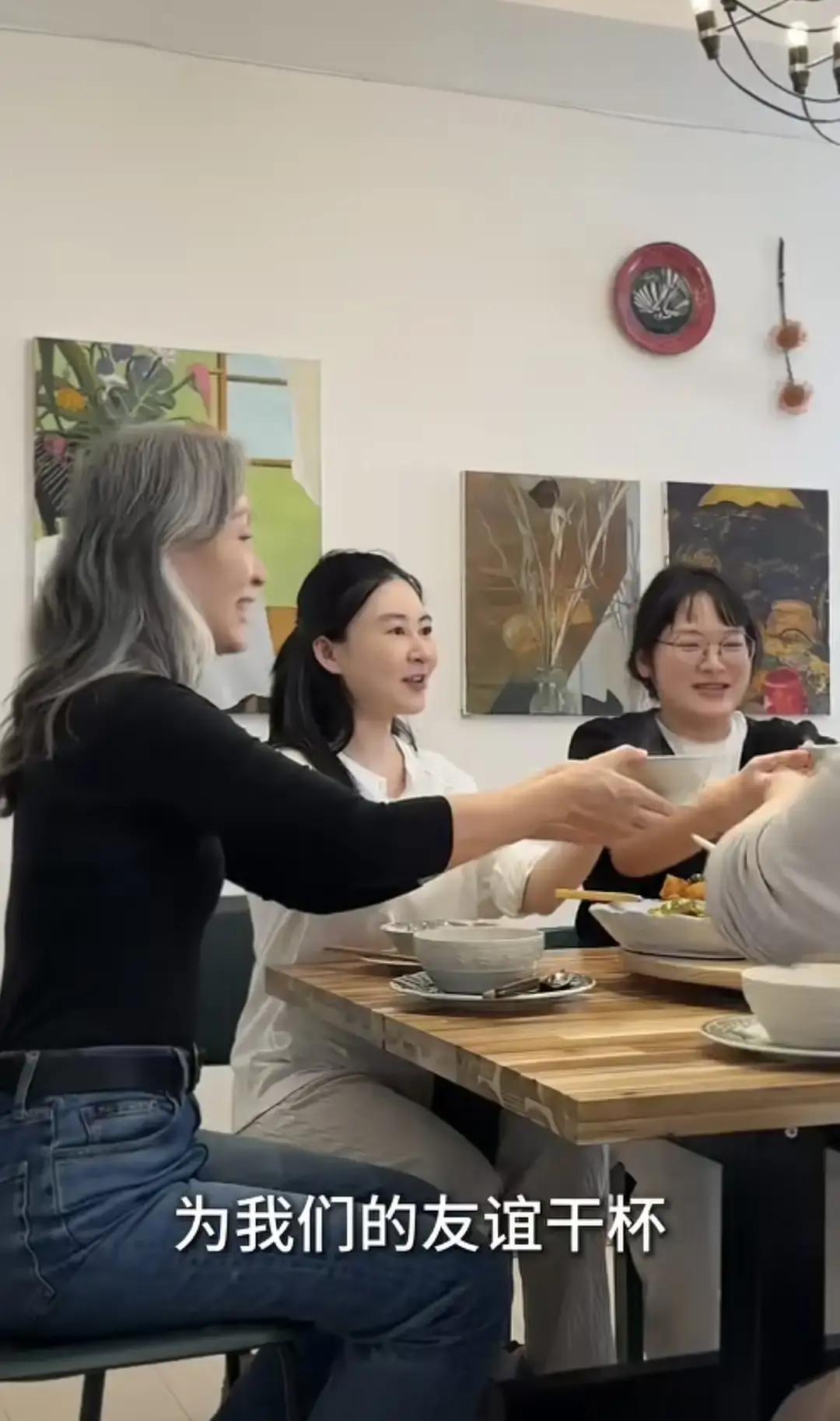 高伯伯接满月女儿出院遭全网骂，我却要夸一句：这才是真科学育儿

最近高伯伯接刚满