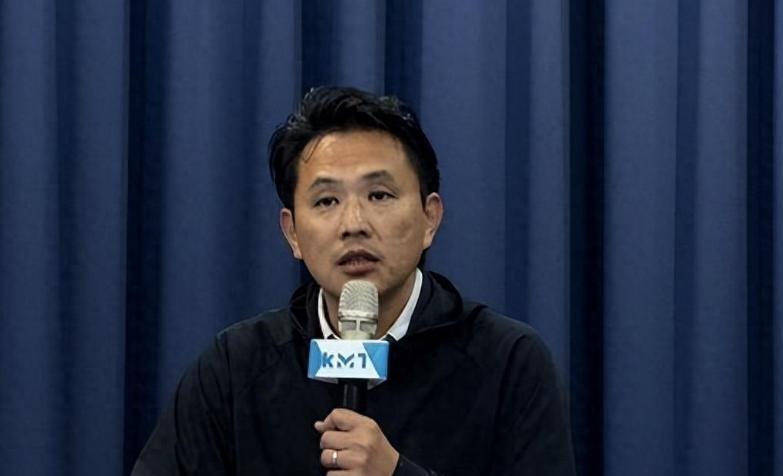 日前，中国国民党发表严正声明，针对菲律宾向联合国提交“关于中国黄岩岛及其周边海域
