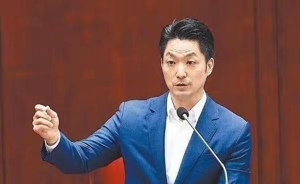 台北市长蒋万安接受专访谈到两岸时曾表示，“我是台湾人，我就是中华民国的国民。”