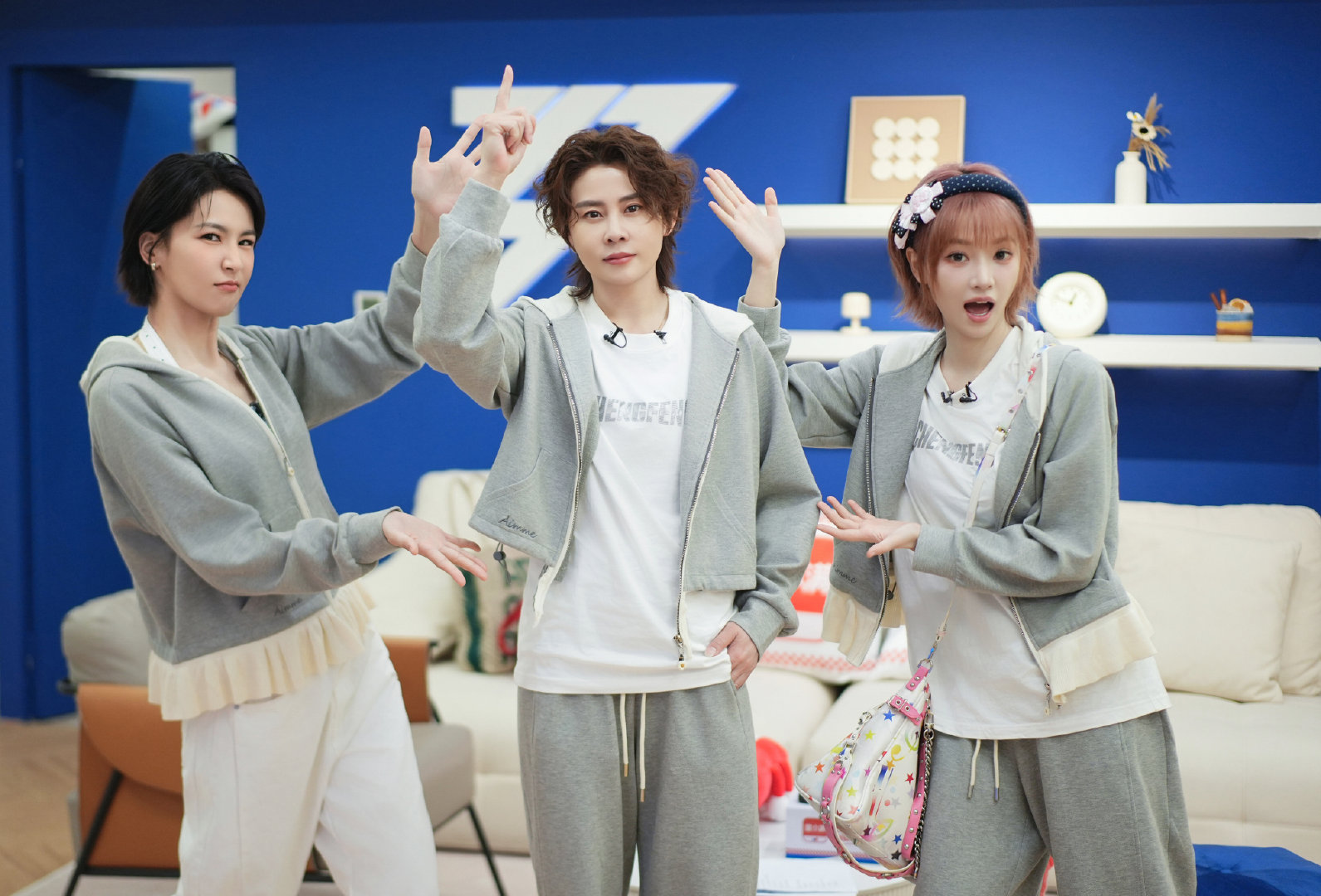 王濛曾沛慈黄灿灿二公造型王濛曾沛慈黄灿灿二公妆造《篇章》组二公造型路透来了，全员