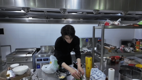 这个丁禹兮把我哄成啥了 丁禹兮的厨艺简直让人惊叹，每次做的小炒黄牛肉都做得那么好