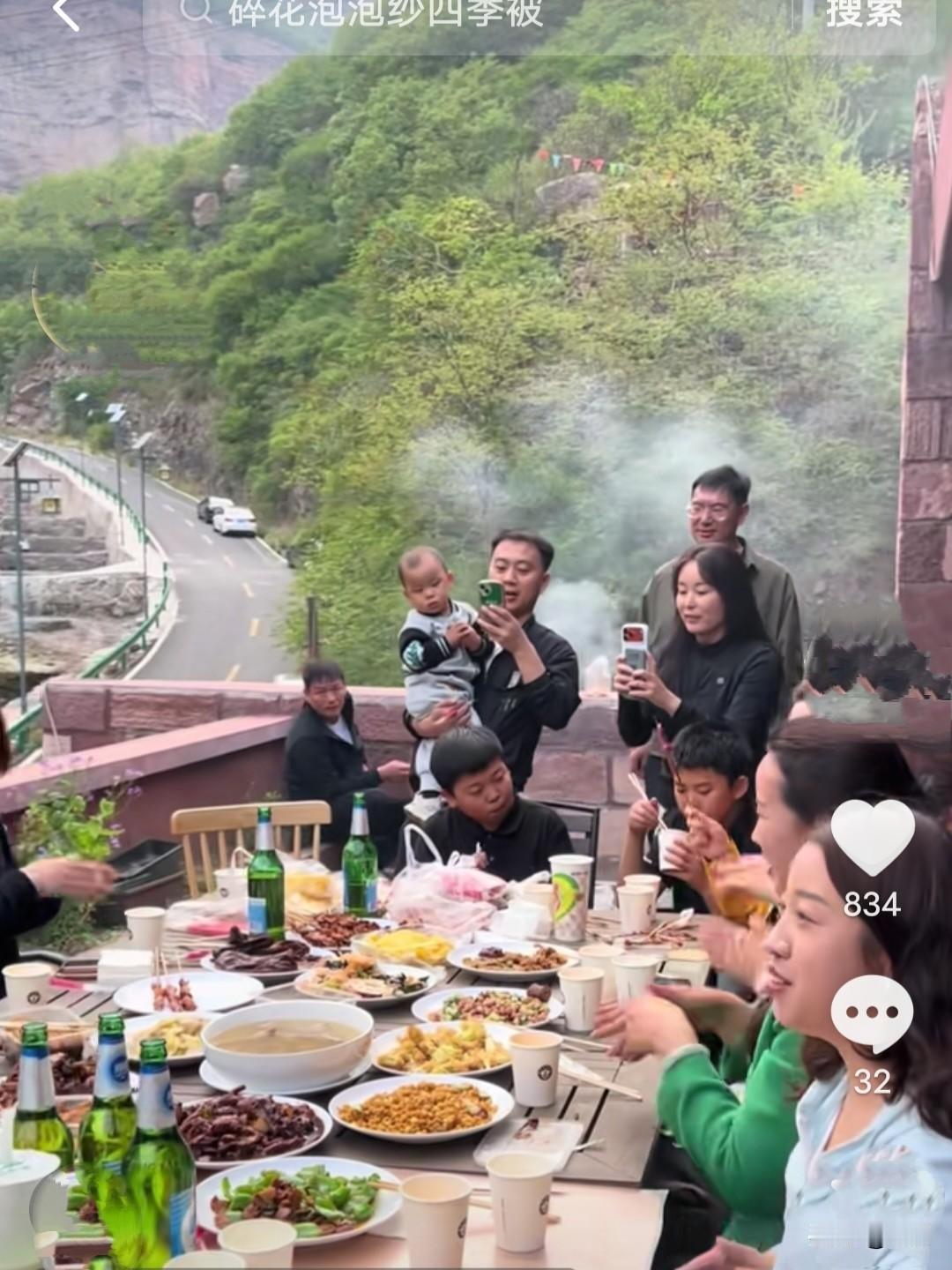 丹丹和鹏鹏真是“烂泥扶不上墙”！
你瞧，如今农家军做什么都不带着他俩了。没了“靠