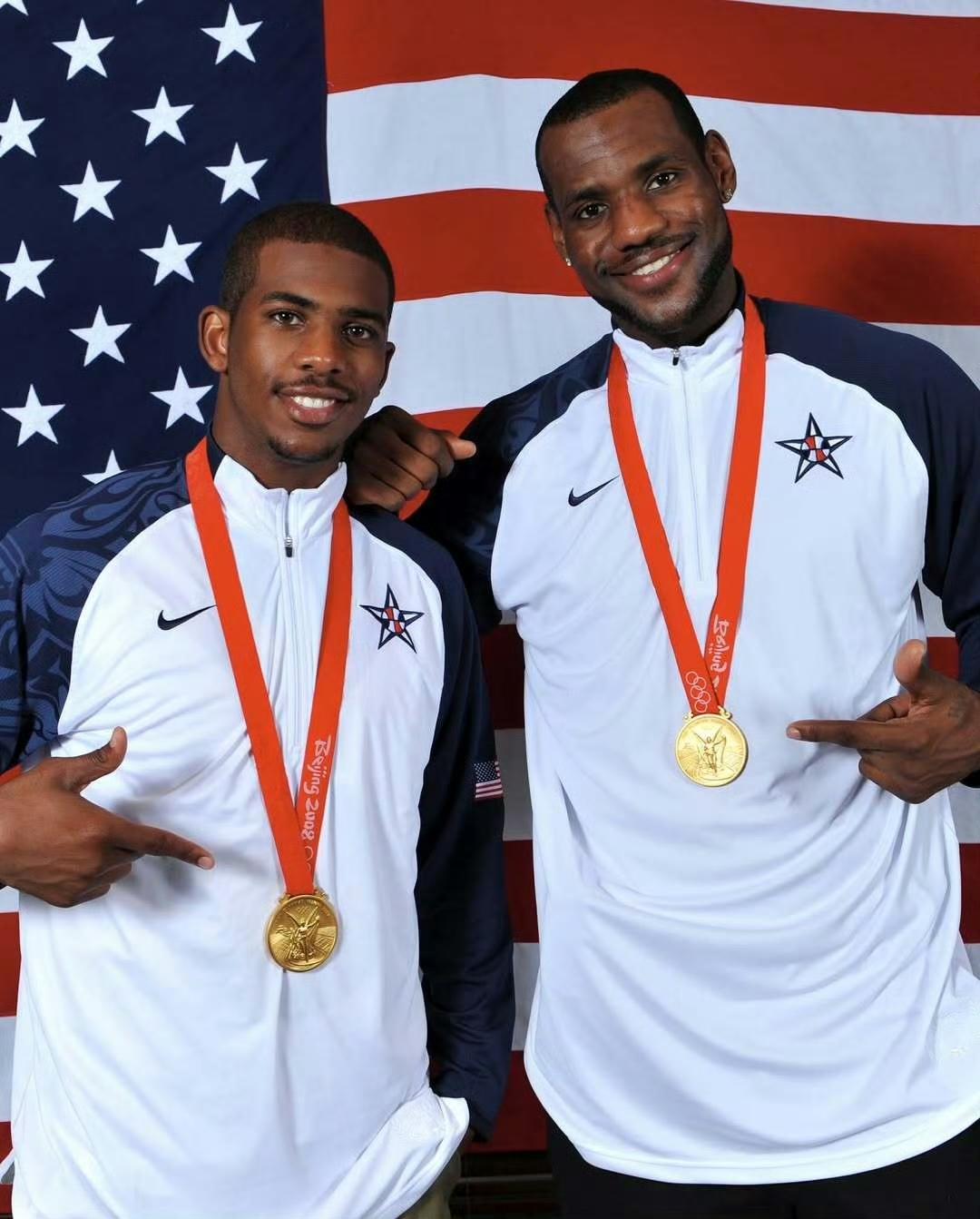 据Jake Fischer报道，湖人和火箭目前均不太可能成为保罗的下家，他的去向