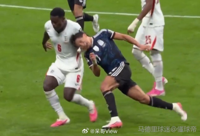 能喜欢的蓝白是什么货色？这小西蒙尼是来踢球的？跟个疯狗一样乱咬，喜欢洗的，祝你出