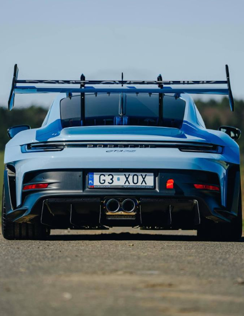 保时捷 911 GT3 RS，升级曼泰（Manthey）全套竞技空力套件，整车赛