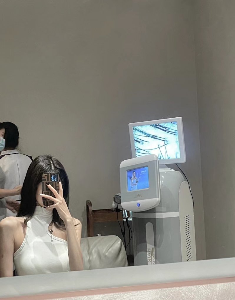 以后经历什么我都闭口不提 再苦再累也不会让别人看到我最落魄的一面 . ​​​