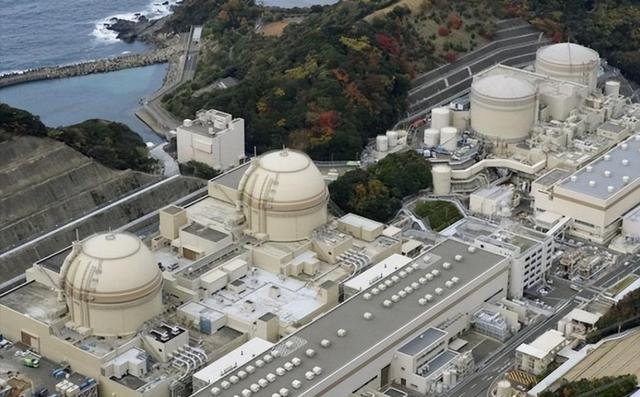 日本这回真玩脱了？军舰刚过台海，7.7级地震就来了，邻居们没一个伸手
东京这届当