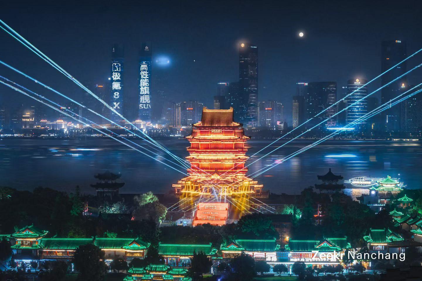 明天极氪8X 就要上市了，今天把滕王阁点亮了真的，新公路之王会有非常多的惊喜，当