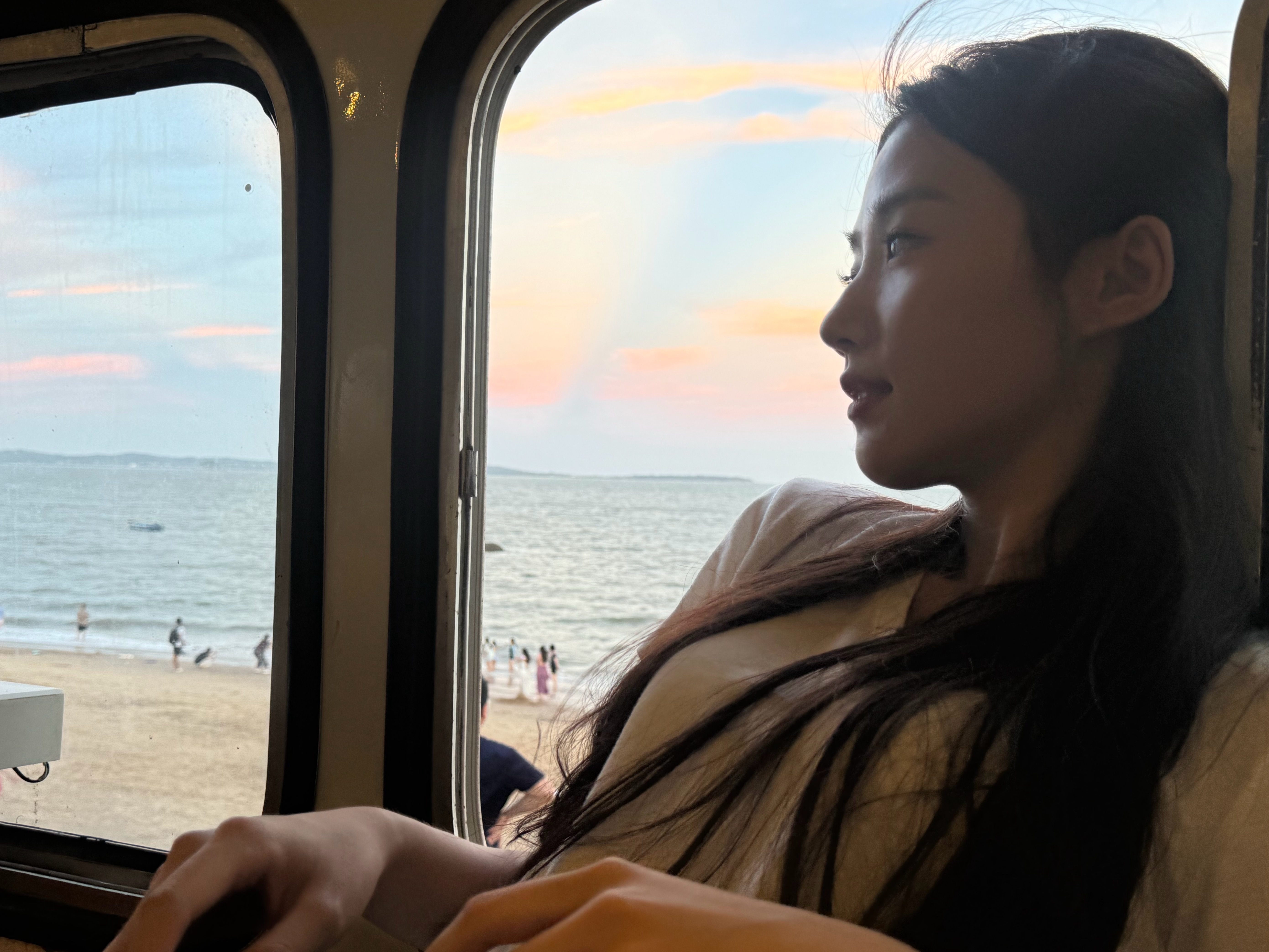 卢昱晓 ✘ 海边慵懒时尚自拍🌊🏖️ ​​​