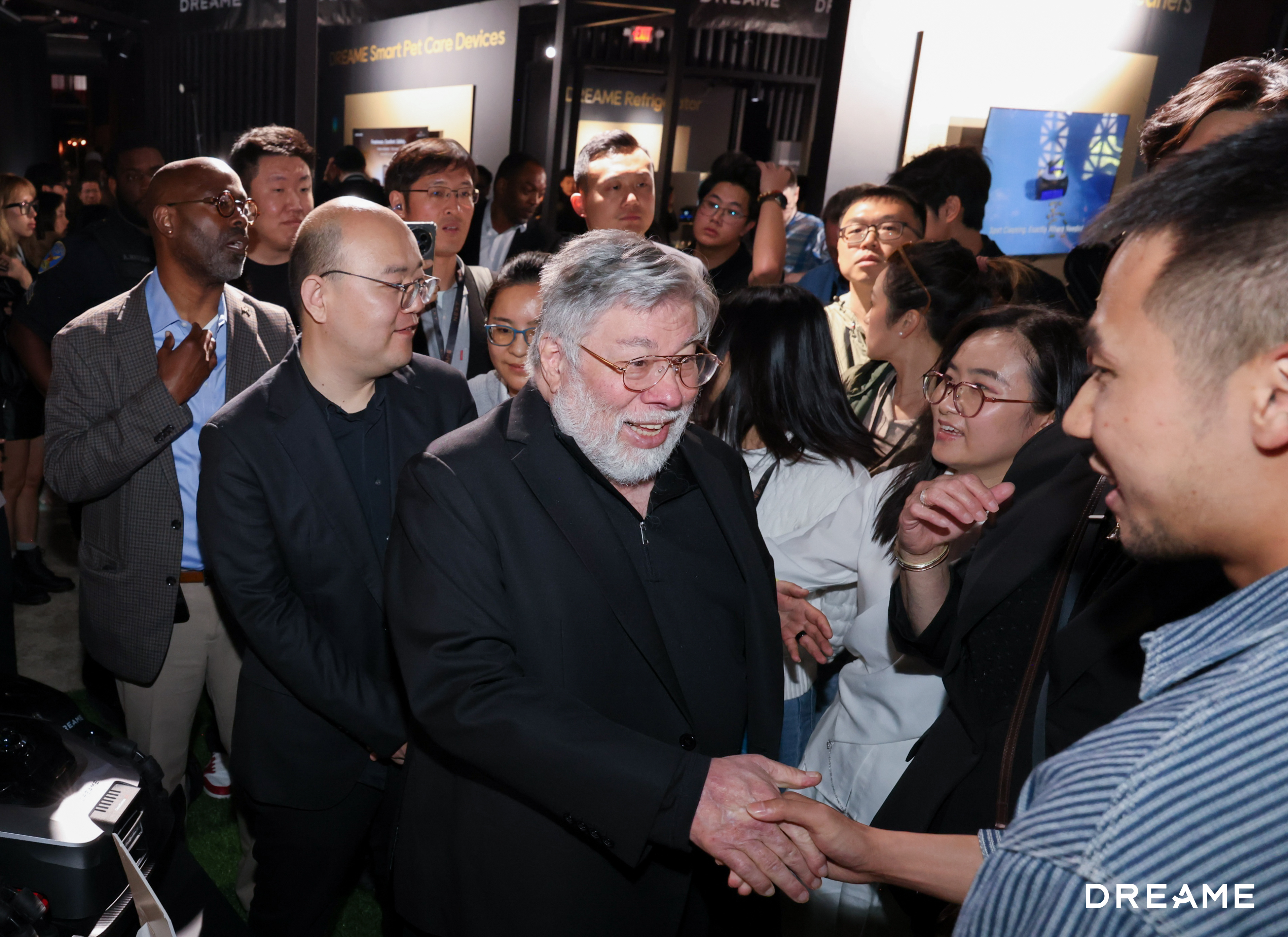 美国旧金山，追觅硅谷发布会，四舍五入，也算和沃兹（Woz）合影了。#追觅硅谷发布