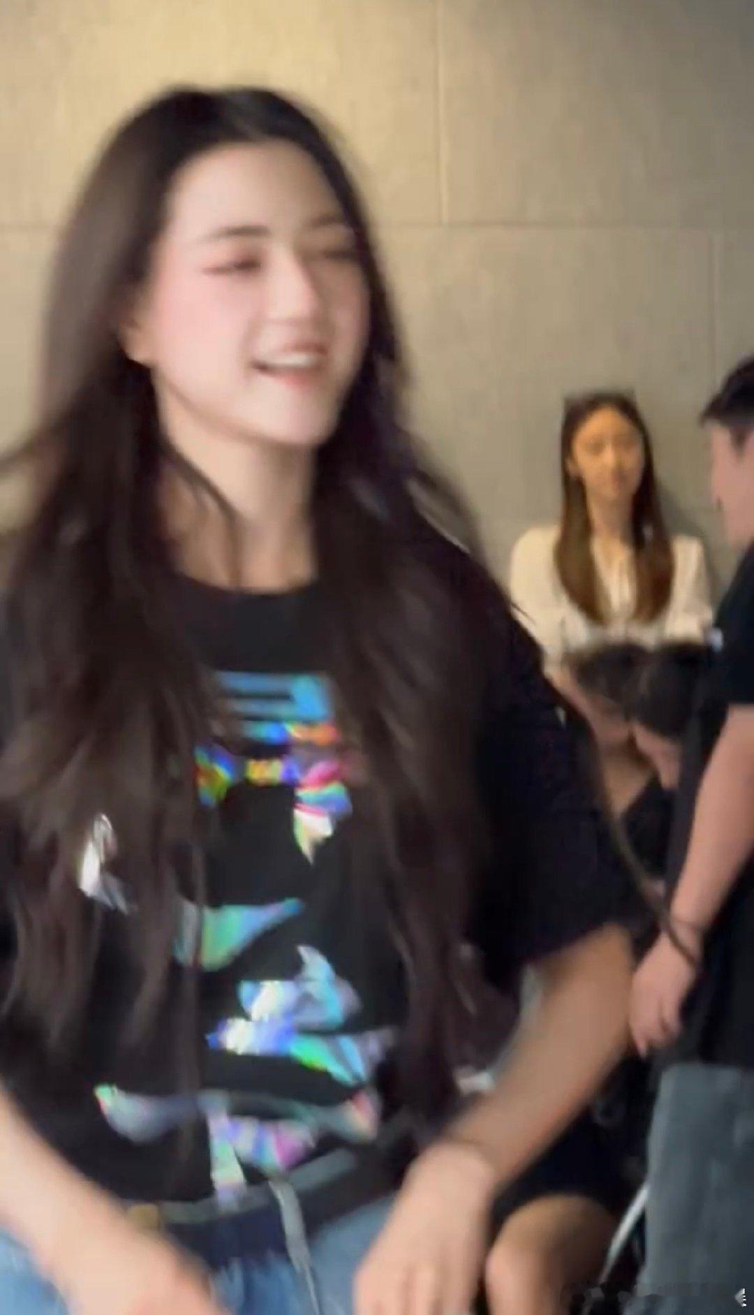 #娜然好甜#娜然真的好反差，在剧里面是妖娆魅惑大美人在外面是好甜美的一个女孩子，