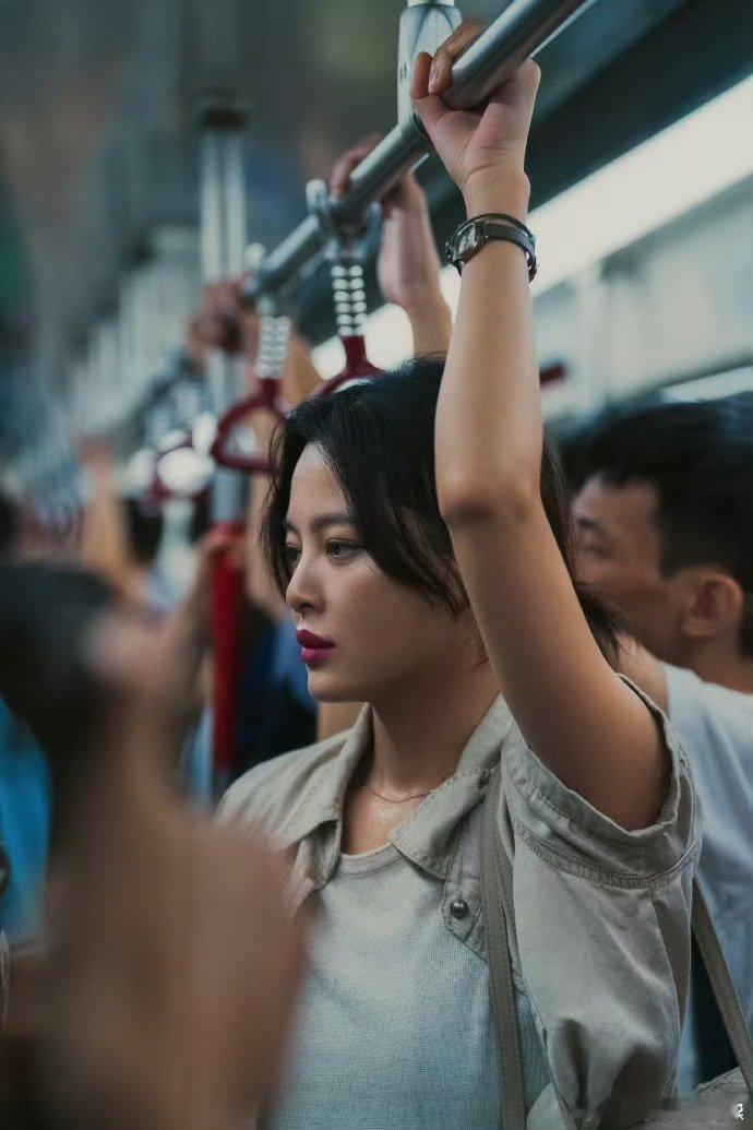 辛芷蕾接住了她的中女时代 辛芷蕾的中女时代满是惊喜！新剧《女神蒙上眼》唐盈盈圈粉