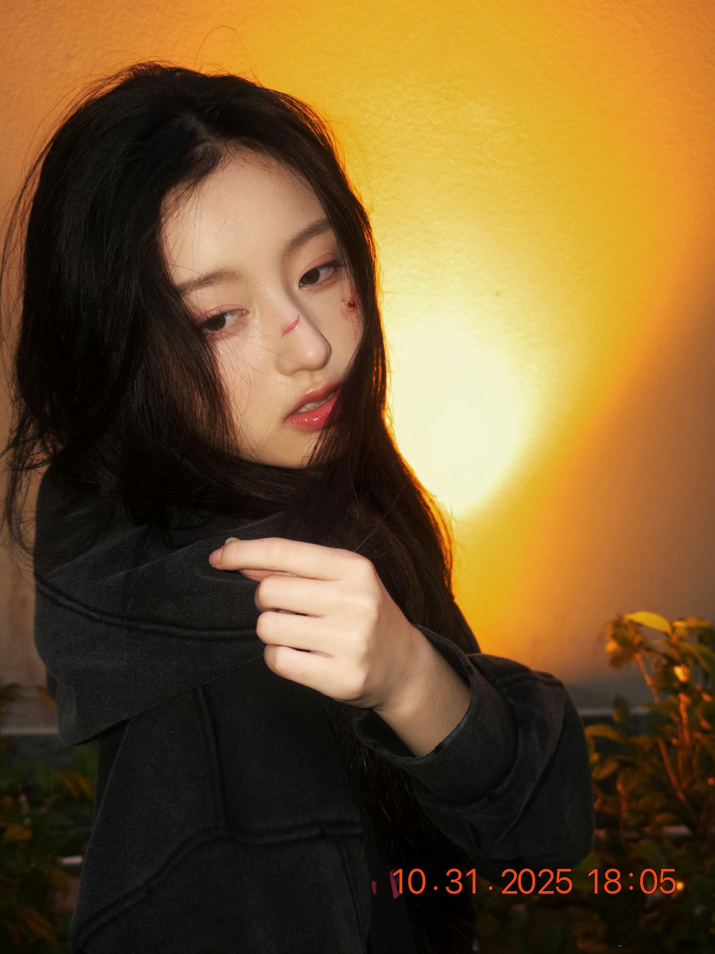 裴佳欣 x “战损版”物料[捂嘴哭] ​​​