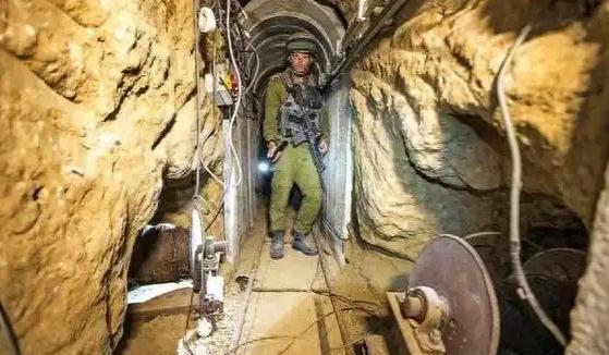 对于加沙地下500公里长的地道，是谁出钱、出机械，是谁帮助建造的，以色列人一开始