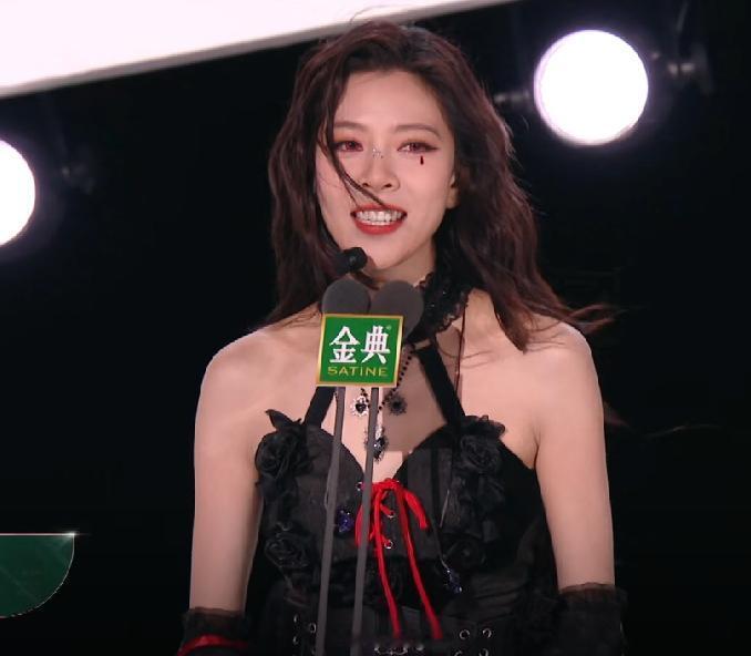 难怪宋妍霏路人缘这么差，她一开口就把所有人都得罪了。
 
宋妍霏团的《舞娘》乘风