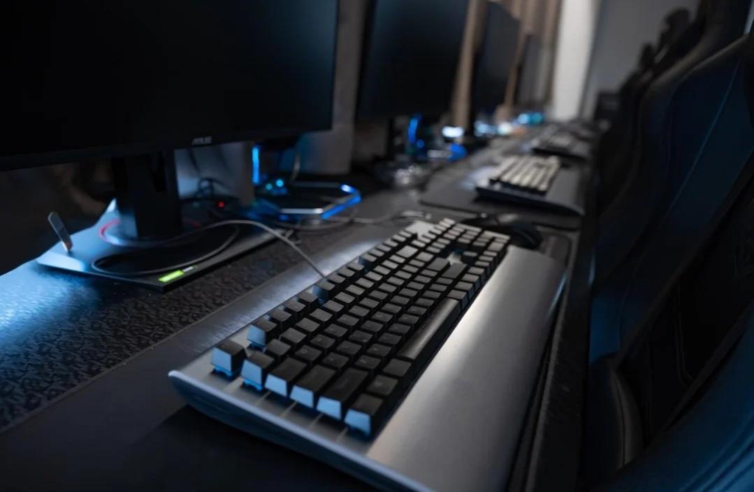 29岁男子通宵打游戏后猝死！家属状告电竞馆，157万索赔案判决出炉…

那个凌晨