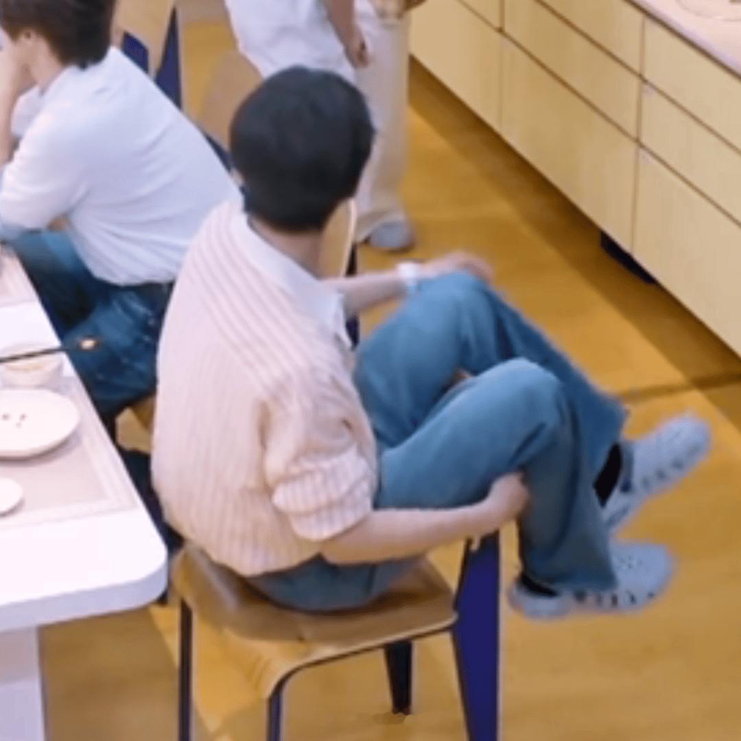 看到这里娥又不行了 此男有无三岁 