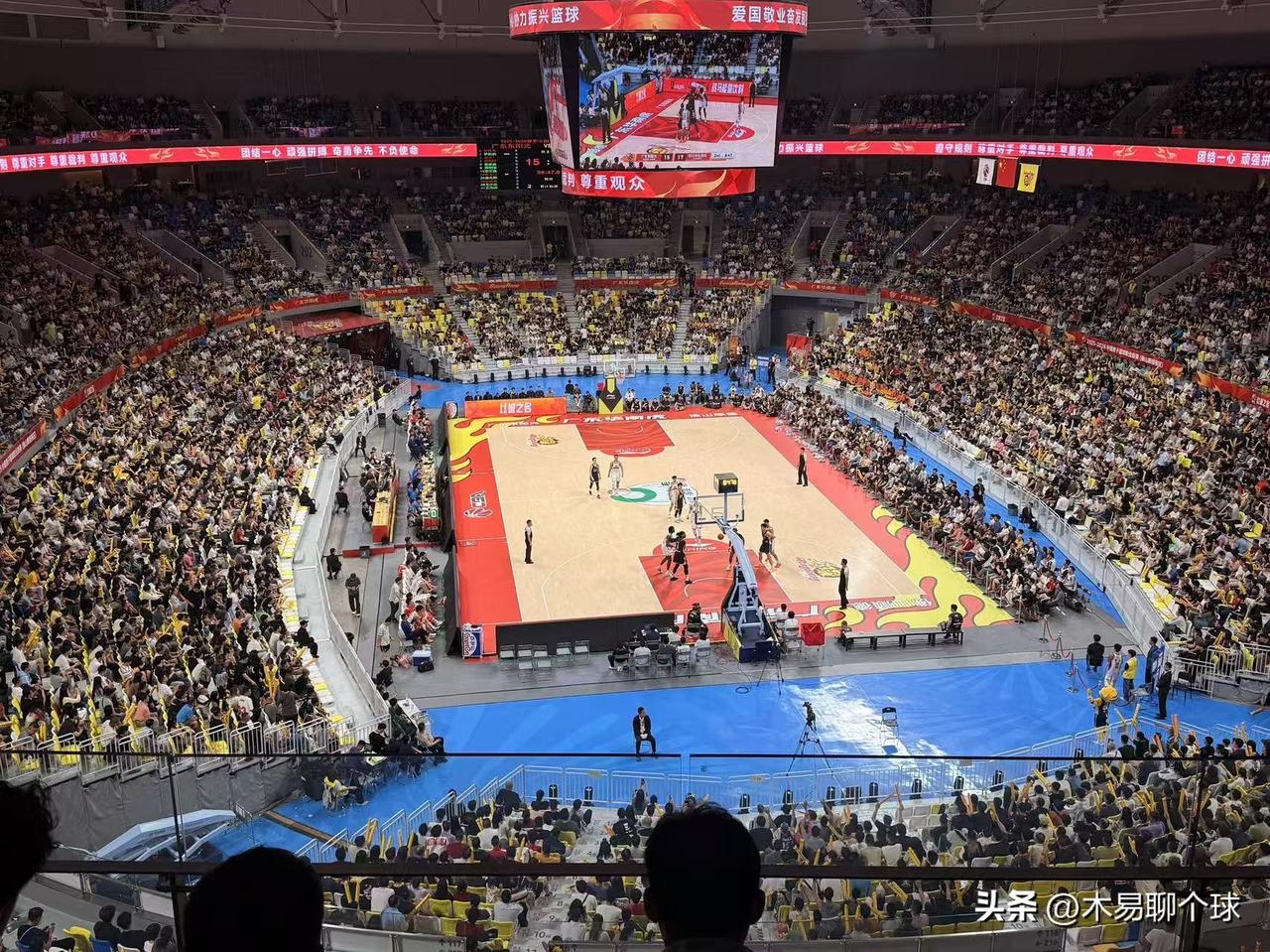 广东男篮真正的症结所在：并不只是大外援，杜锋无奈！
广东队目前的问题，其实并不只