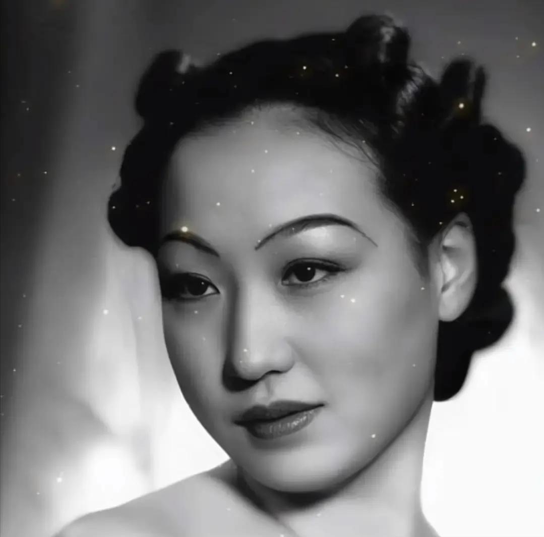 “大上海第一交际花〝上海舞后”李丽，陪睡日本军官就寝，以身体换取机密情报，消灭日