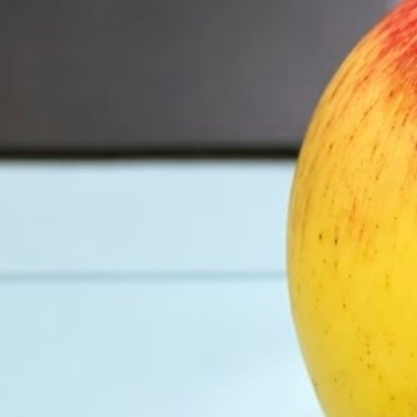 苏新皓 🍎每日一善 🍎阳光信用雁群飞过天空，叫声悠长如留言。有些告别不必说再