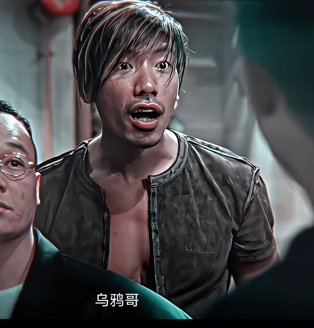 这五大坏人角色中，我觉得最让人有心理阴影的还是古惑仔中的乌鸦哥。
乌鸦哥的长相太