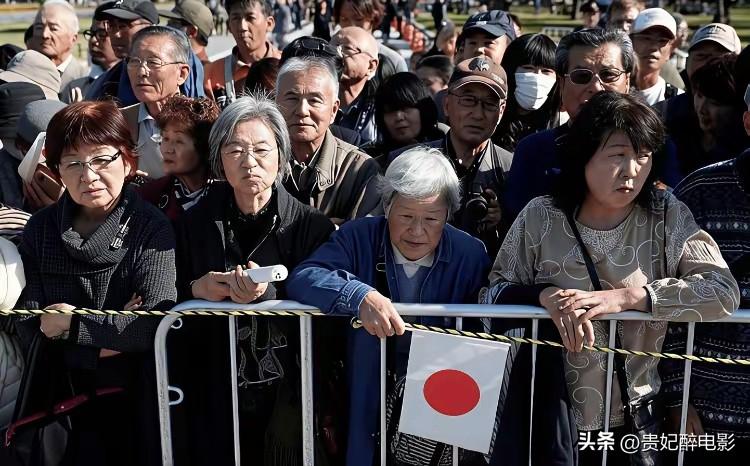 最近日元快把日本逼疯了，美元兑日元一直在159左右晃悠，就差一步到160，可日本