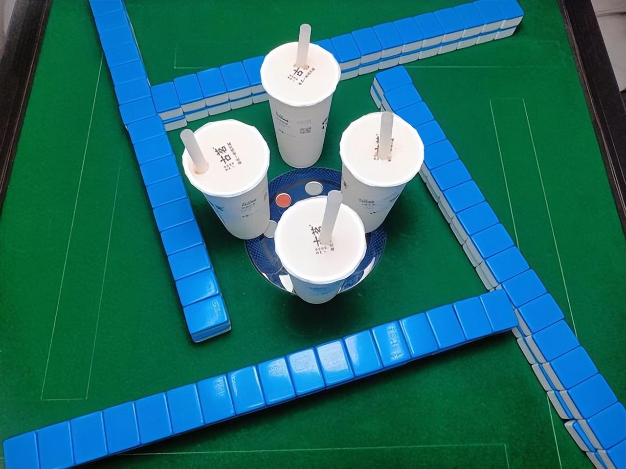 年轻人正在被两套连环套路收割，很多人至今没察觉。

央视多次曝光这类骗局，专门盯