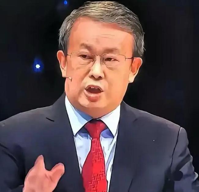 项立刚一句话戳破了什么：繁荣是老百姓干出来的，乱子是谁捅的？
这话听着扎心，但扎