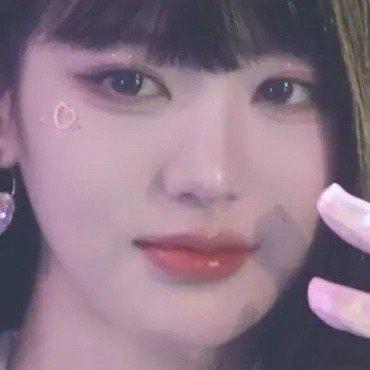 这也太像赵露思了 ​​​