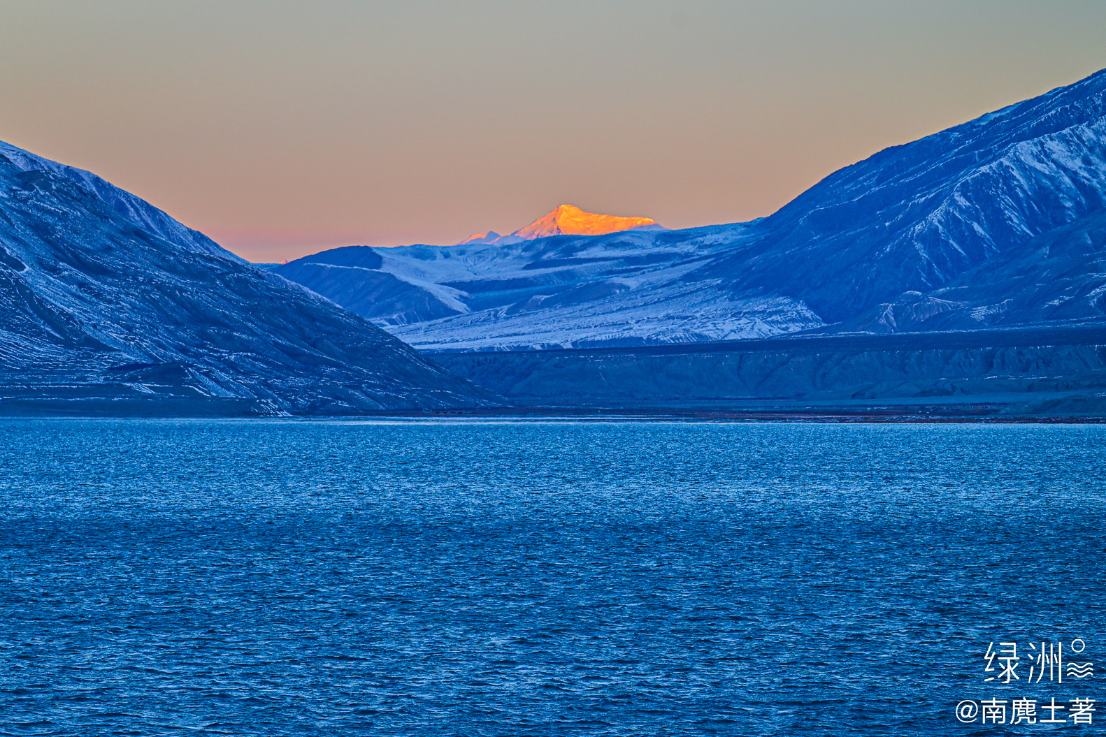 昆盖山日出 昆仑山脉西部起始。#大美新疆#  